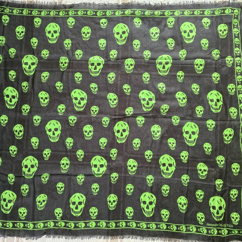 Alexander McQueen Skull Large Scarf Black Green - Picture 8 of 8